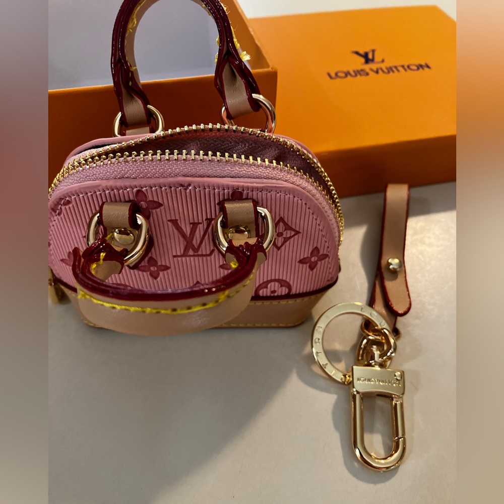 Pink Mini Key & Card Holder Charm - Picture 2 of 12